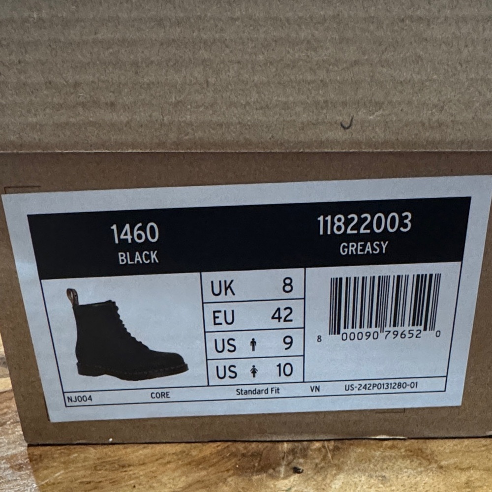Dr. Martens Black Boots- MENS SIZE 9 // WOMENS SIZE 10 - Picture 6 of 7